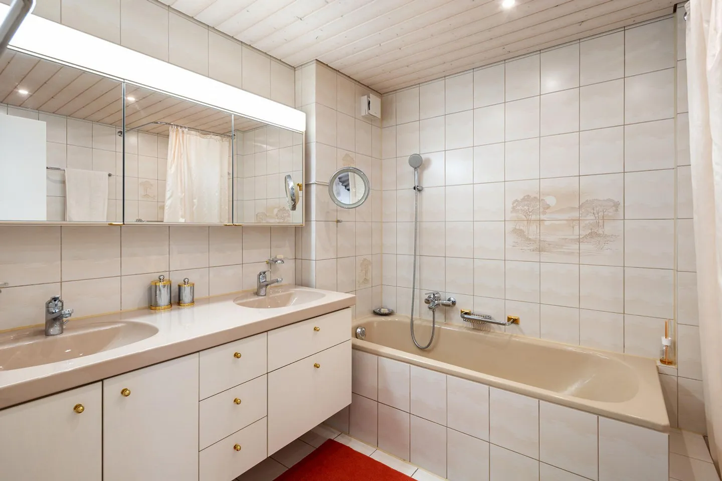 Charming Terraced House with Garden in Sunny Slope Location - Photo 8 of 31