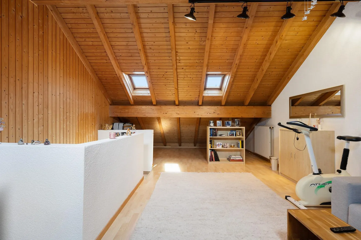 Charming Terraced House with Garden in Sunny Slope Location - Photo 10 of 31