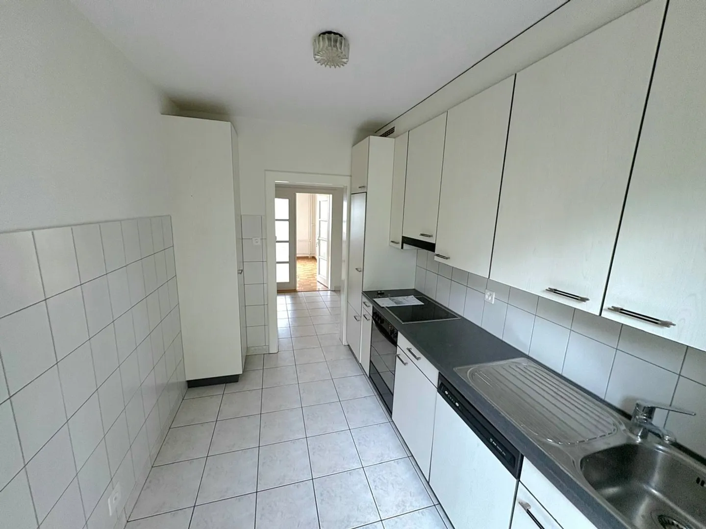 Bright 3-Room Apartment - Photo 3 of 8