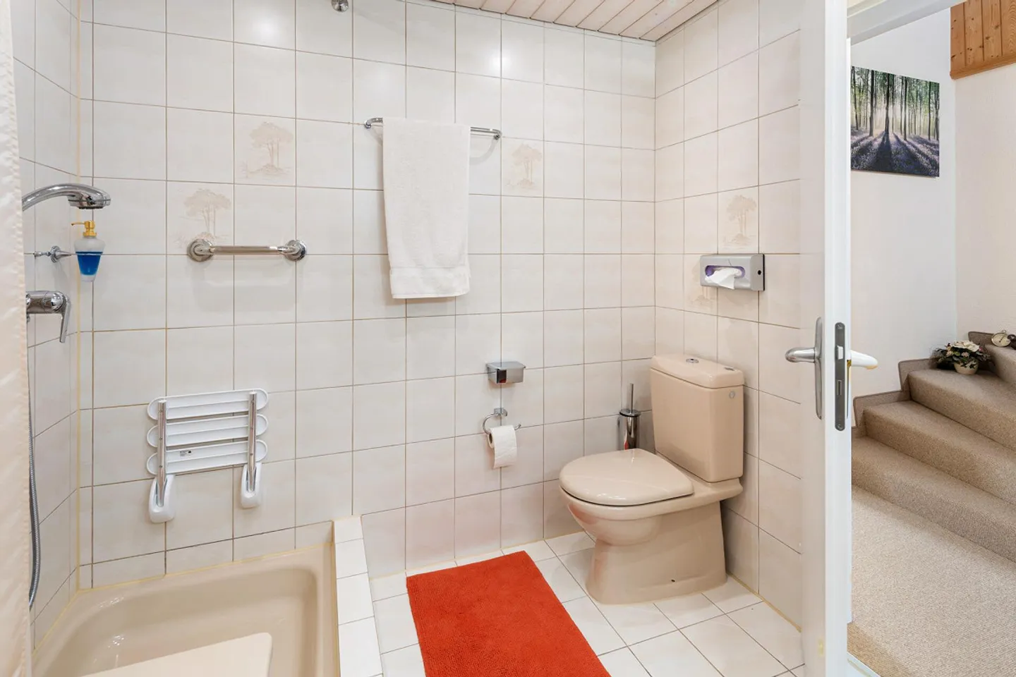 Charming Terraced House with Garden in Sunny Slope Location - Photo 15 of 31