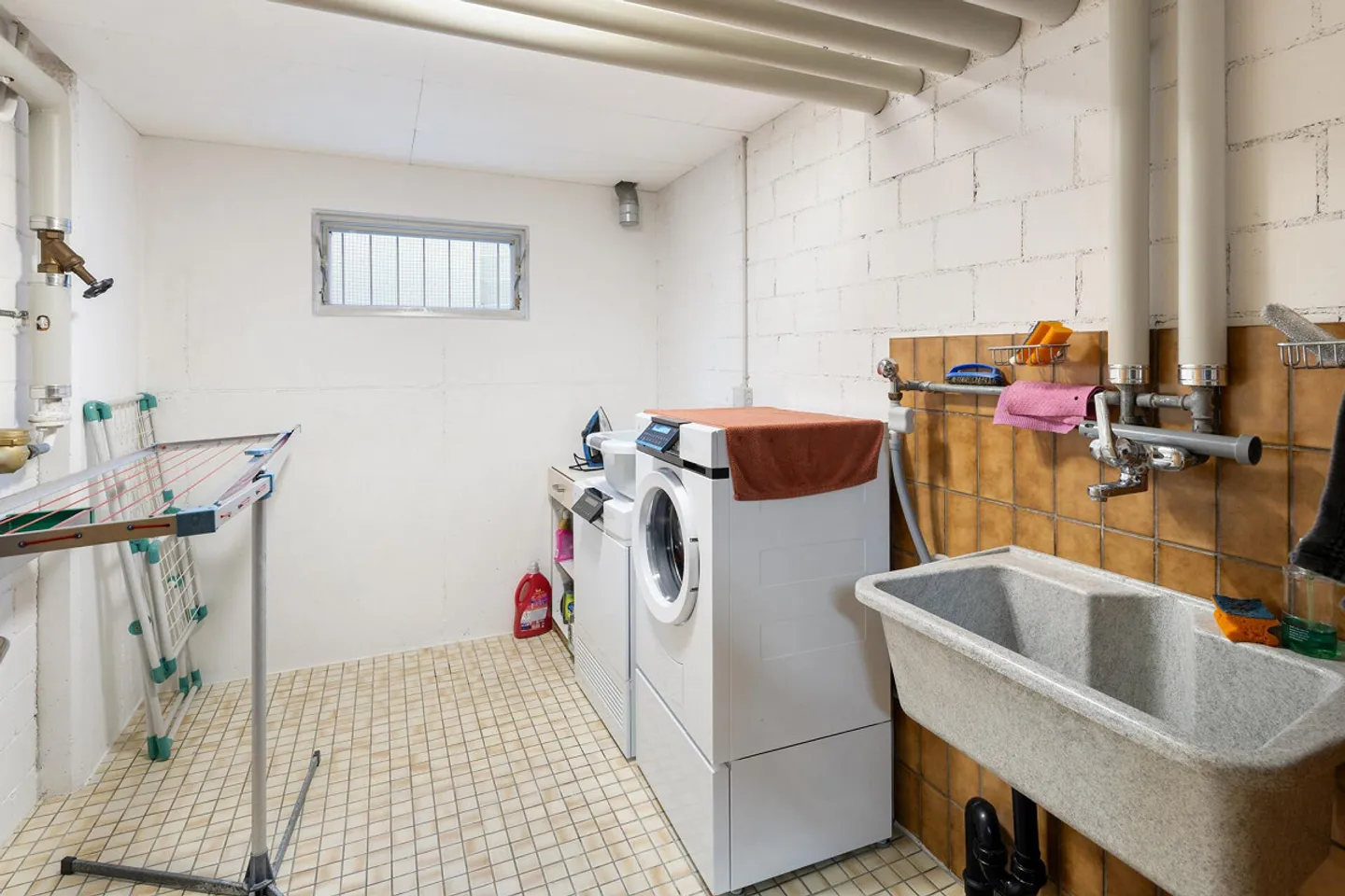 Charming Terraced House with Garden in Sunny Slope Location - Photo 17 of 31