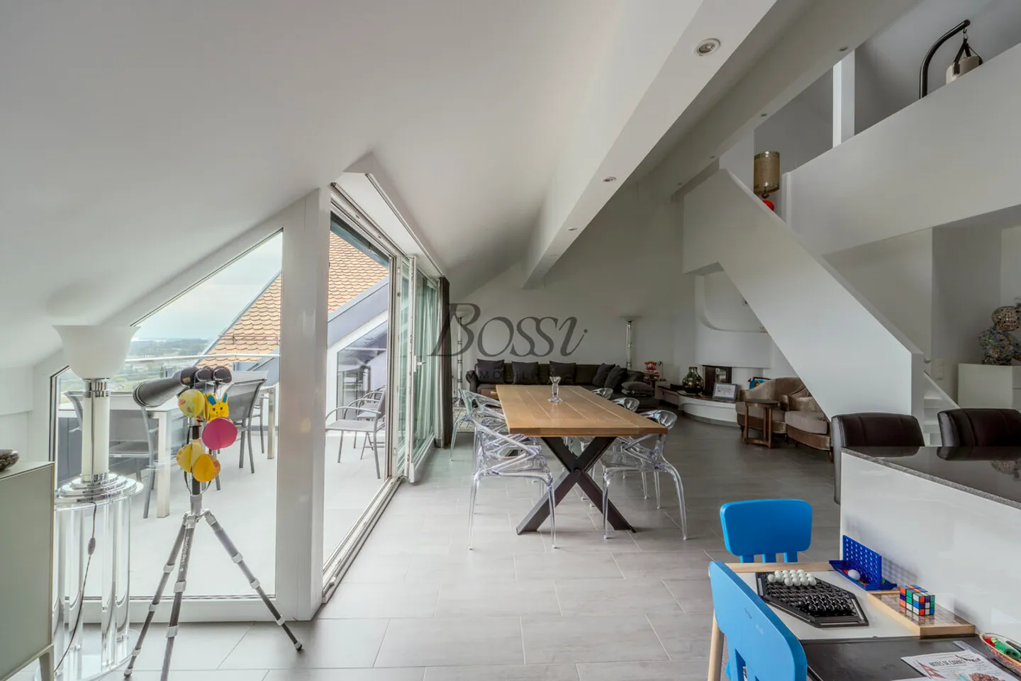 Attico con soppalco, balcone e vista lago-Alpi-vigneti - Foto 5 di 15