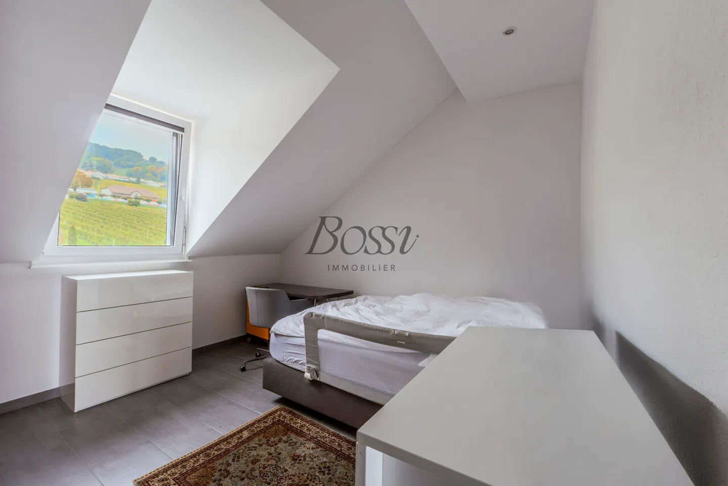 Attico con soppalco, balcone e vista lago-Alpi-vigneti - Foto 10 di 15