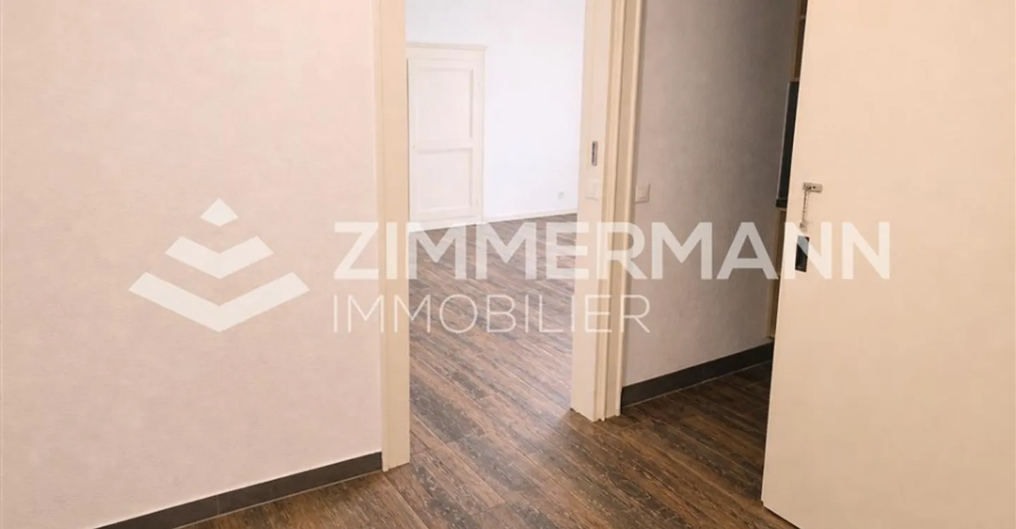 Charming 2.5 Room Apartment - Photo 2 of 9