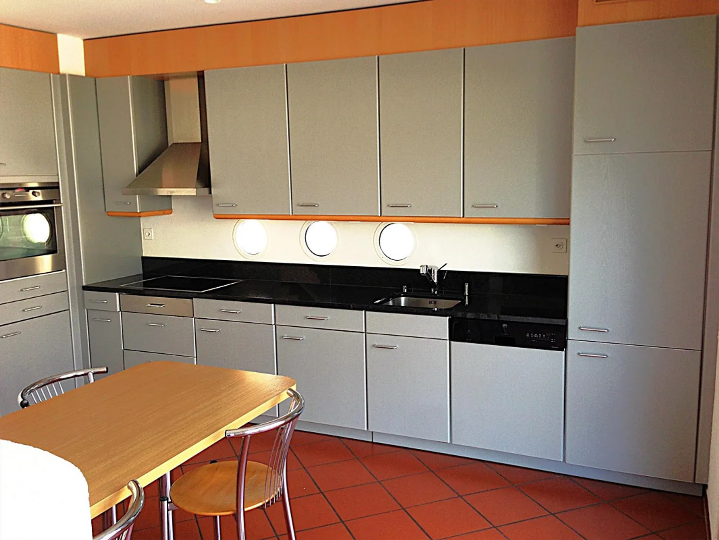 Detached house in a quiet residential area - Photo 8 of 19