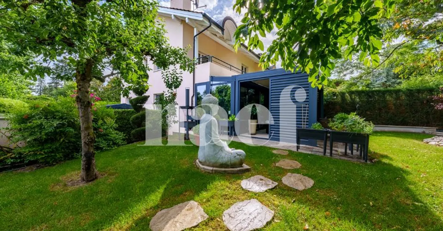 Charming semi-detached villa near the lake - Photo 3 of 11