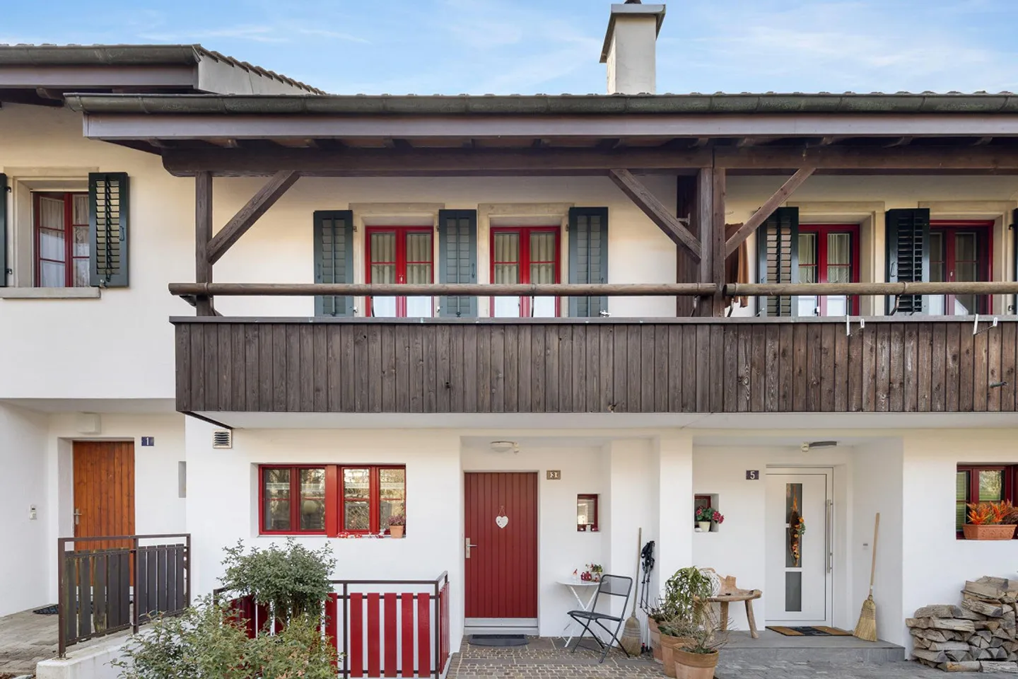 Charming Terraced House with Garden in Sunny Slope Location - Photo 23 of 31