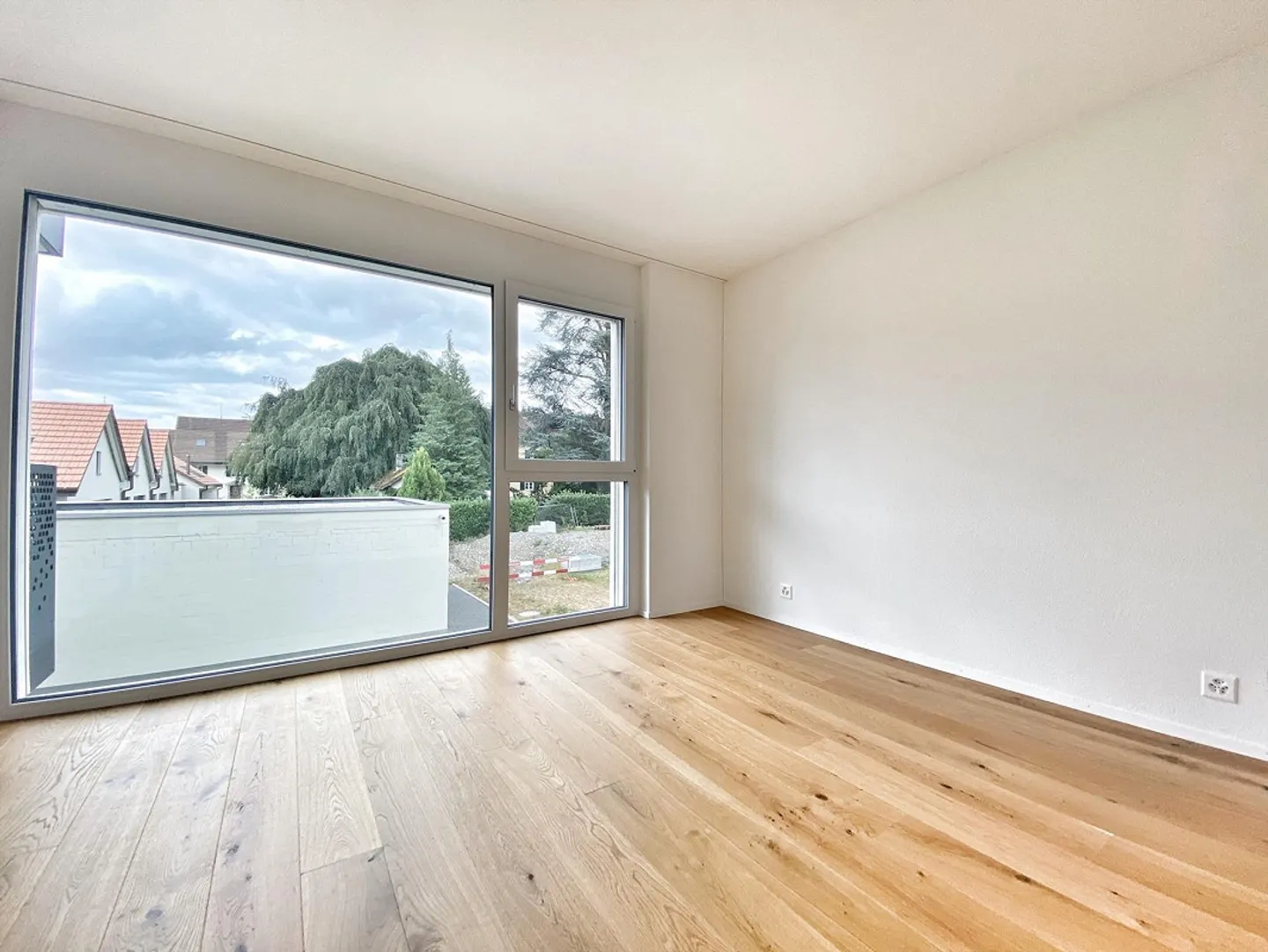 Moderne 3.5-Zimmer-Wohnung 75.3m² mit grosszügiger Loggia - Photo 2 of 6