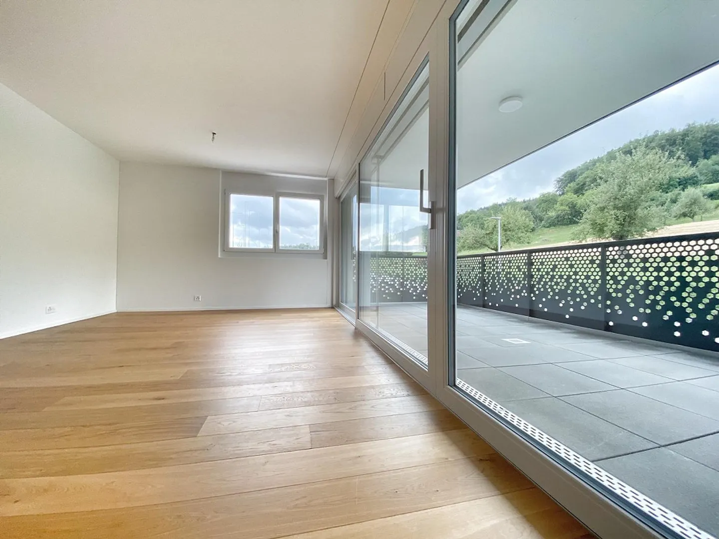 Moderne 3.5-Zimmer-Wohnung 75.3m² mit grosszügiger Loggia - Photo 6 of 6