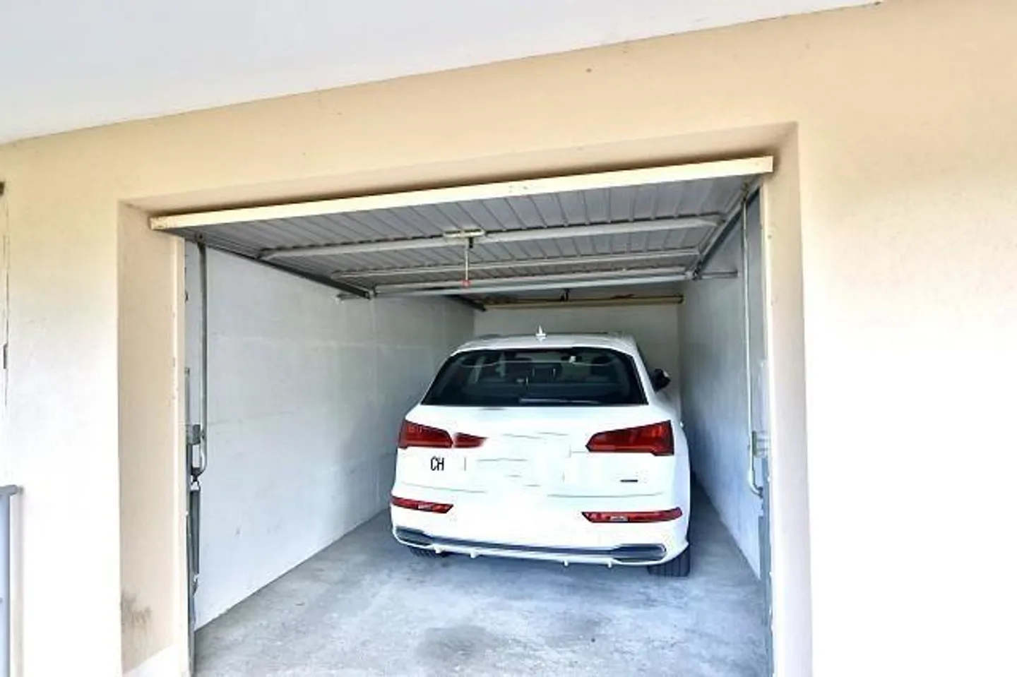Appartamento 4 1/2 locali al 1° piano con piscina coperta in una posizione tranquilla e centrale - Foto 21 di 25
