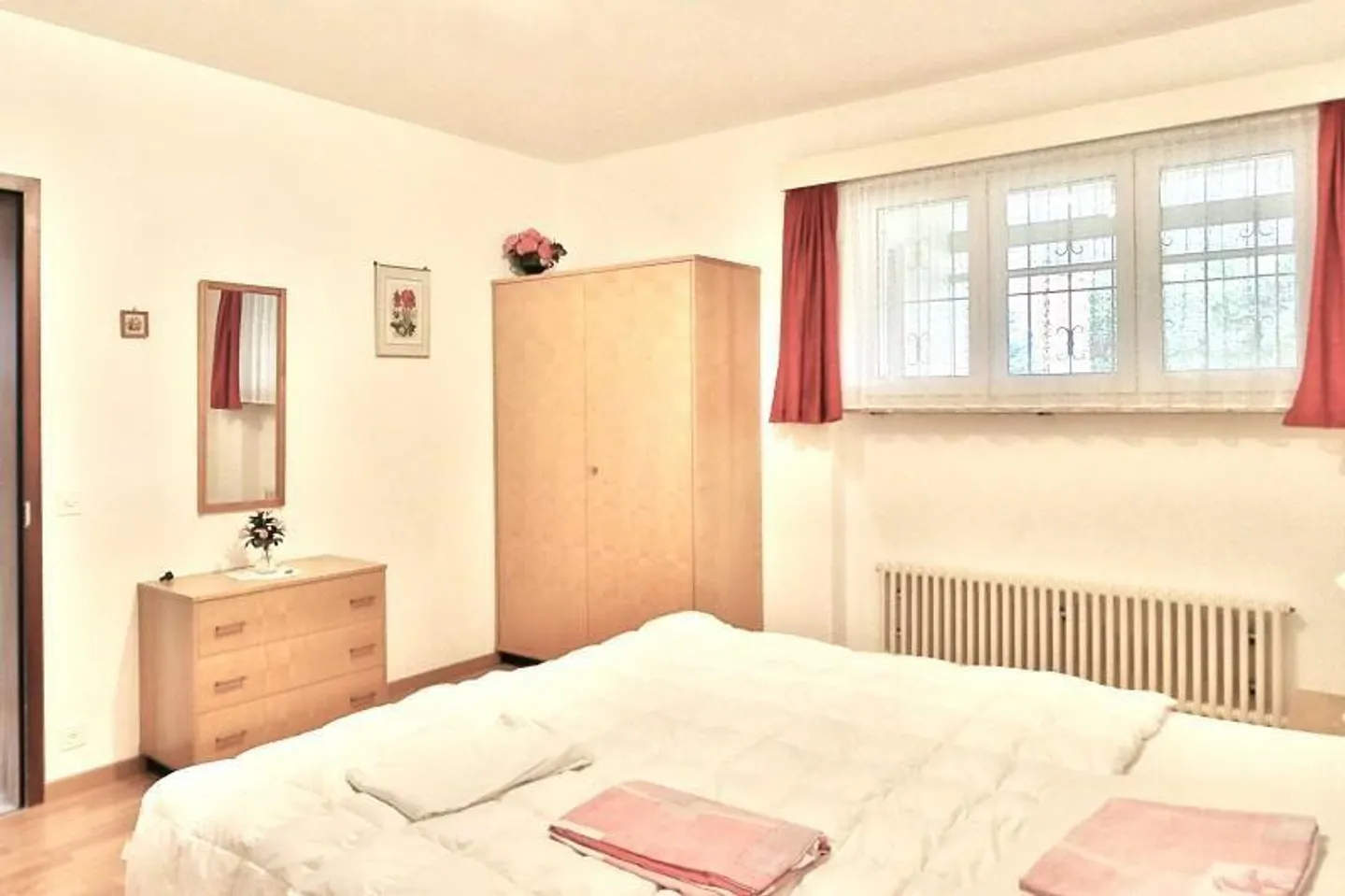 Appartamento 4 1/2 locali al 1° piano con piscina coperta in una posizione tranquilla e centrale - Foto 8 di 25