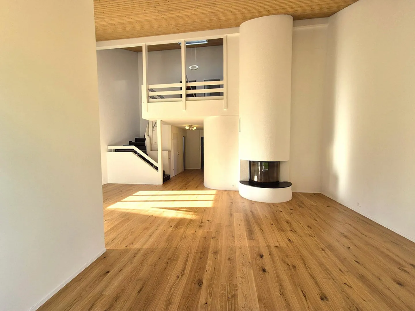 Appartement en duplex spacieux de 5,5 pièces (beaucoup d'espace extérieur/emplacement calme) - Photo 4 sur 21
