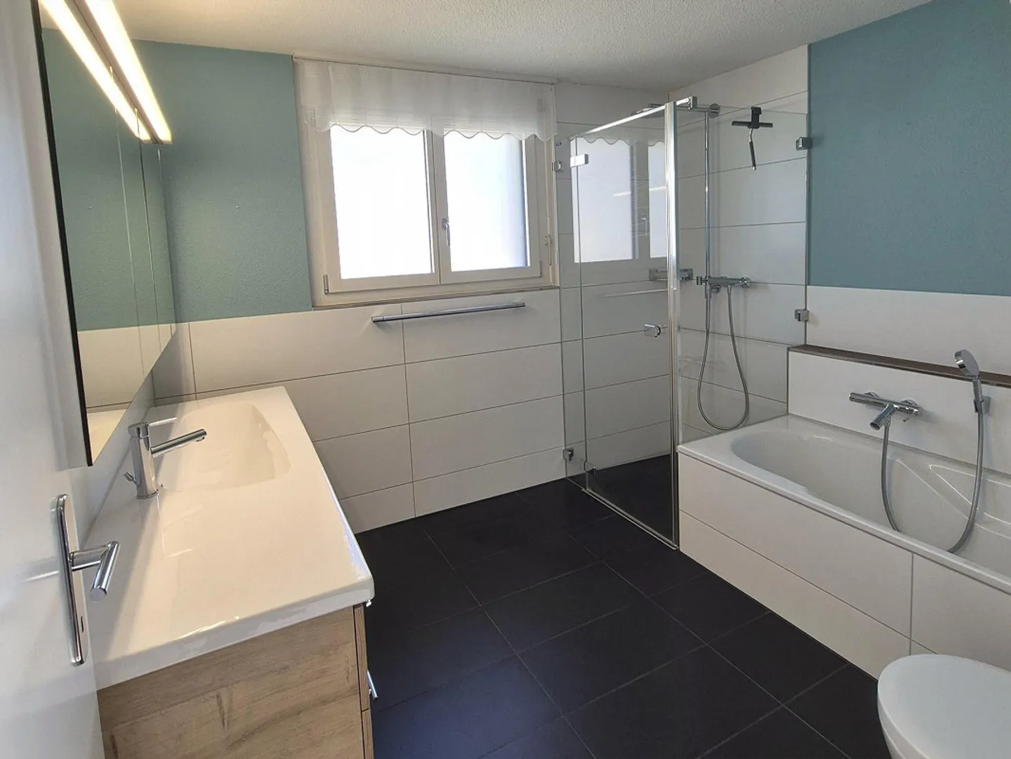 Appartement en duplex spacieux de 5,5 pièces (beaucoup d'espace extérieur/emplacement calme) - Photo 7 sur 21
