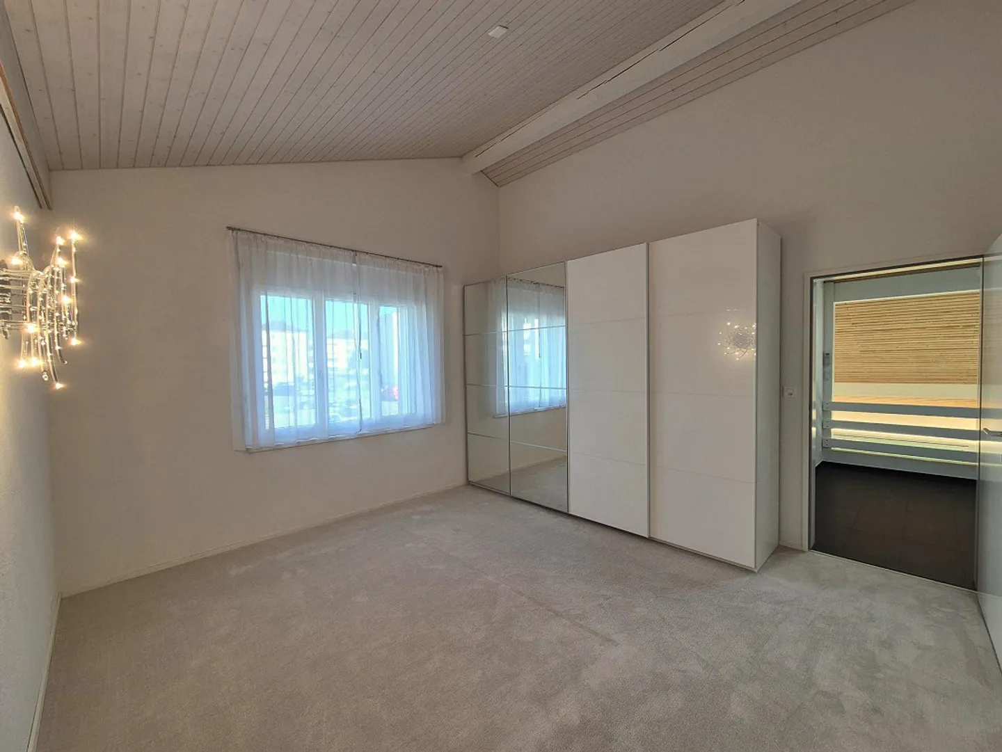 Appartement en duplex spacieux de 5,5 pièces (beaucoup d'espace extérieur/emplacement calme) - Photo 8 sur 21