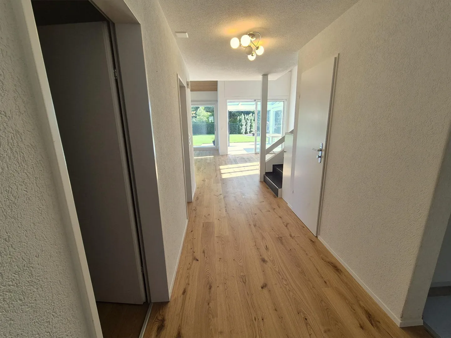 Appartement en duplex spacieux de 5,5 pièces (beaucoup d'espace extérieur/emplacement calme) - Photo 10 sur 21