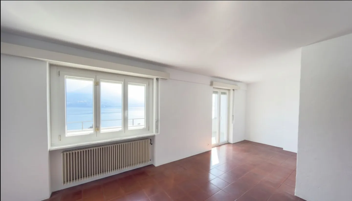Appartamento molto luminoso di 4,5 locali con vista da sogno, ascensore e balcone. - Foto 3 di 7