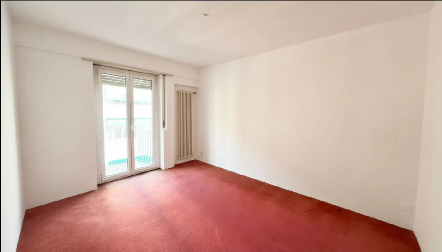 Appartamento molto luminoso di 4,5 locali con vista da sogno, ascensore e balcone. - Foto 5 di 7
