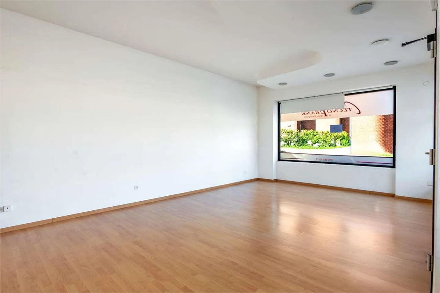 PROPRIÉTÉ LOCATIVE À QUELQUES PAS DE LA STATION - RENDEMENT DE 5% - Photo 2 sur 5