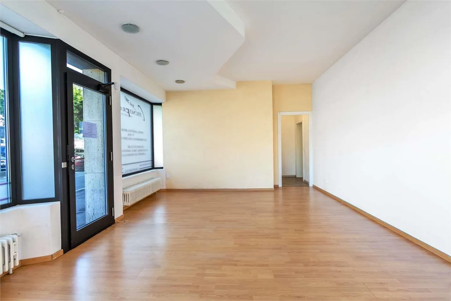 PROPRIÉTÉ LOCATIVE À QUELQUES PAS DE LA STATION - RENDEMENT DE 5% - Photo 3 sur 5