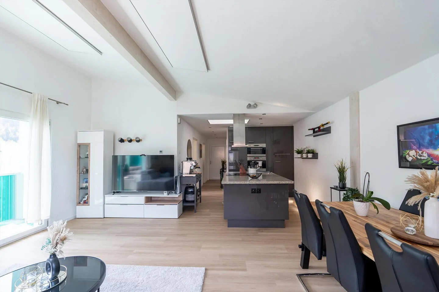 Attractive Investment Property: Well-Maintained Multi-Family House in Safenwil - Photo 3 of 11