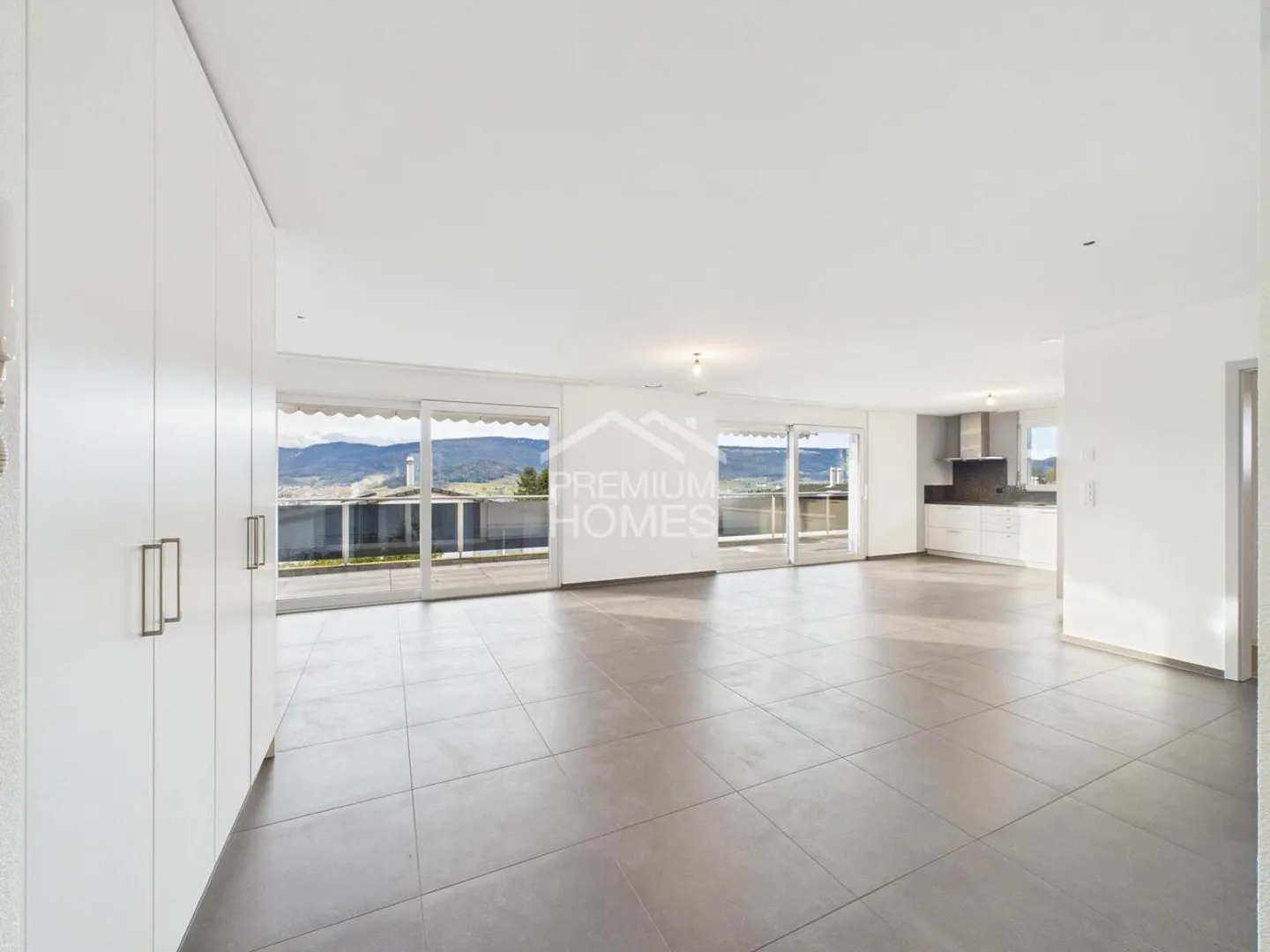 Penthouse mit atemberaubendem Blick auf Delémont und die Berge - Foto 1 von 10