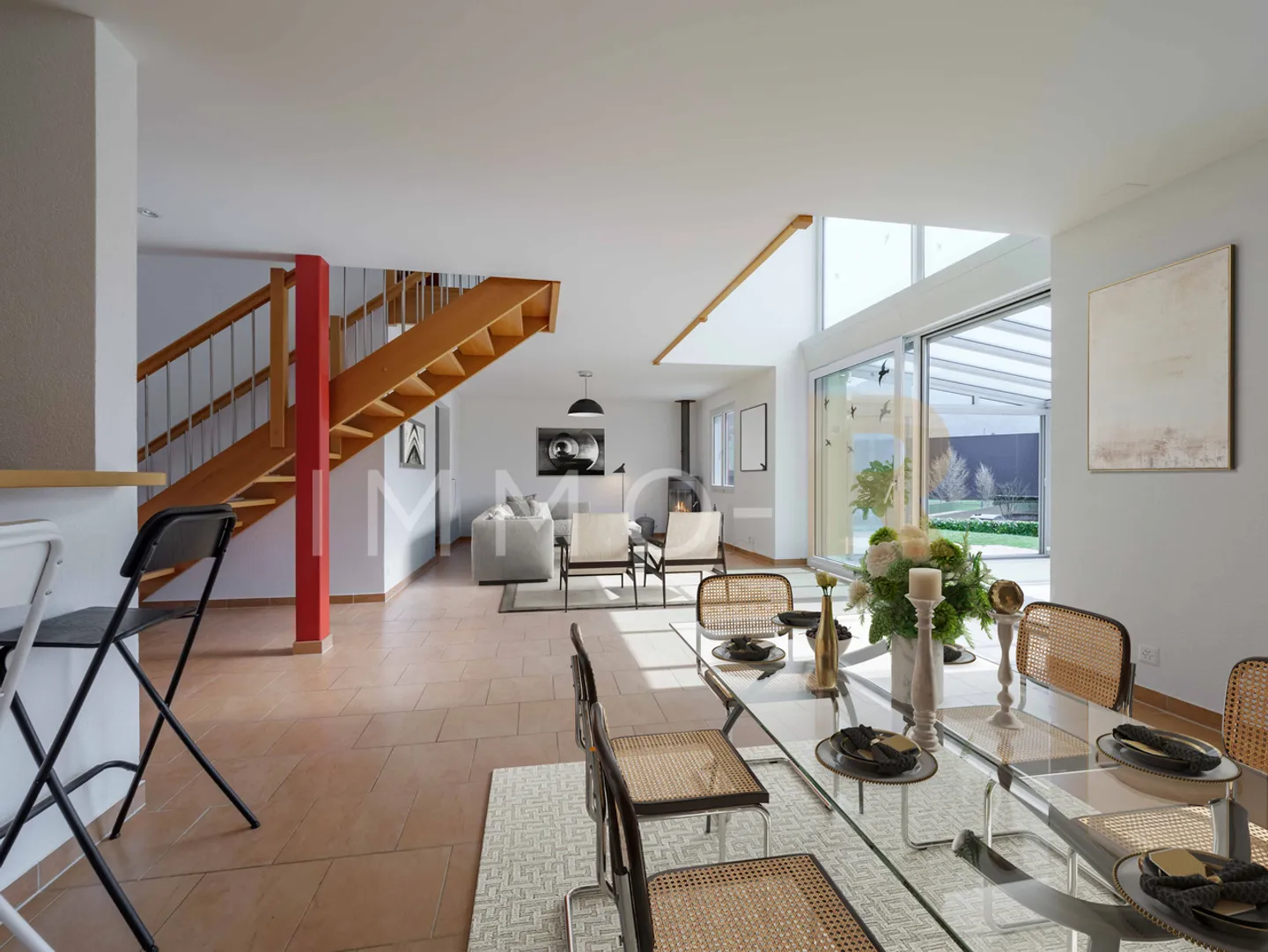 Helles Haus mit offenen Volumen und großem Entwicklungspotenzial - Foto 2 von 11