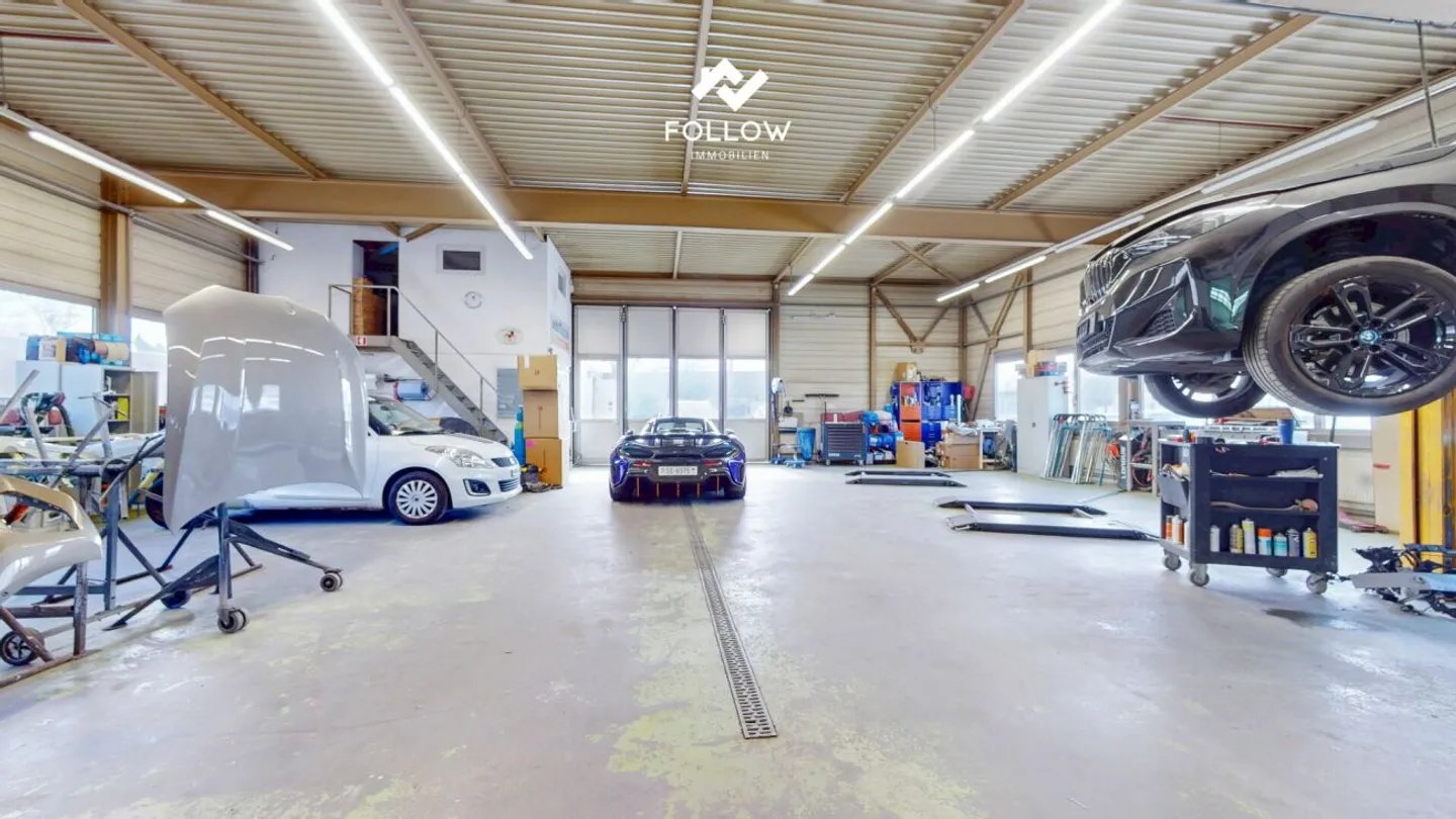 Proprietà commerciale spaziosa - Foto 5 di 16