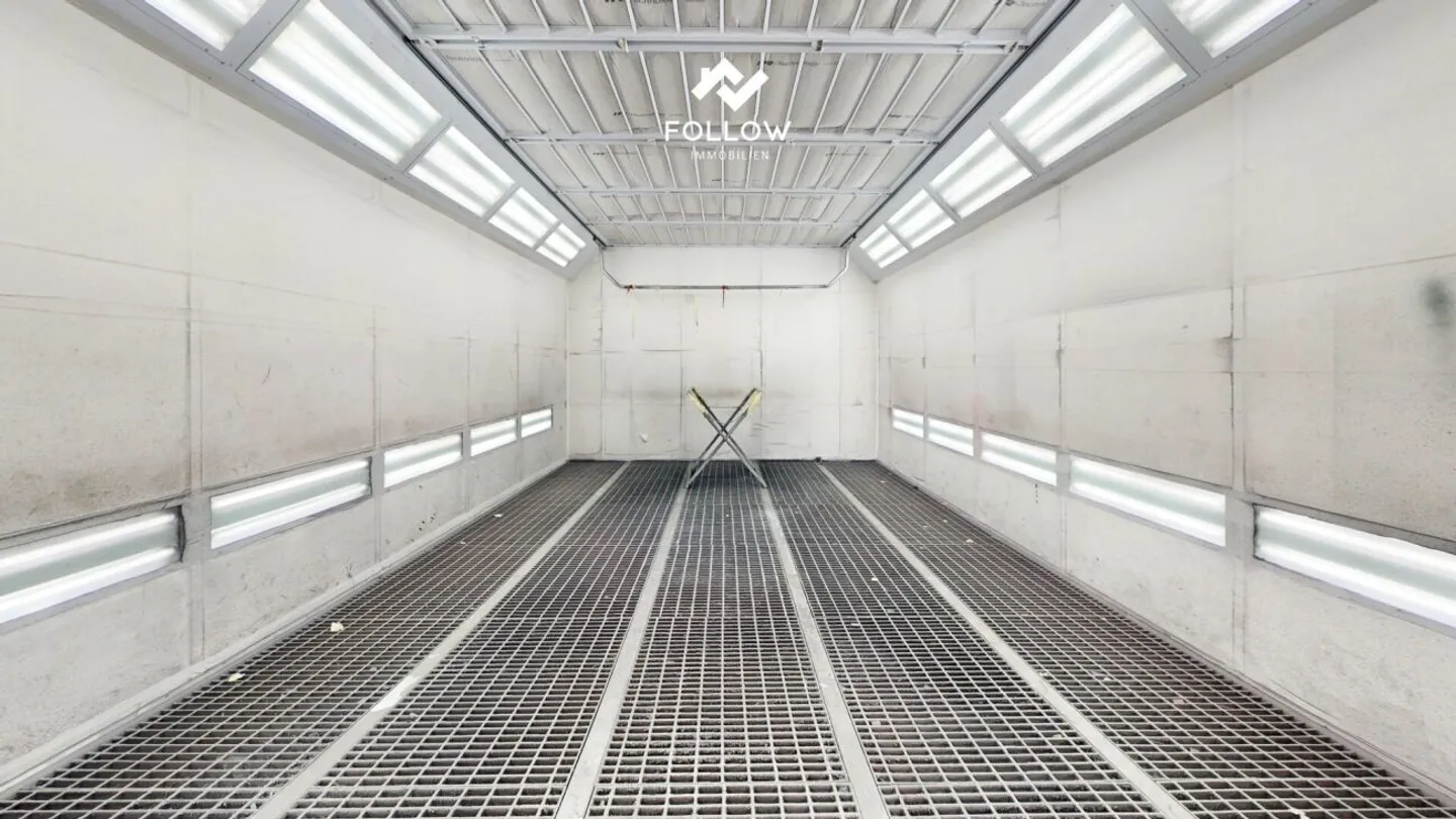 Proprietà commerciale spaziosa - Foto 9 di 16