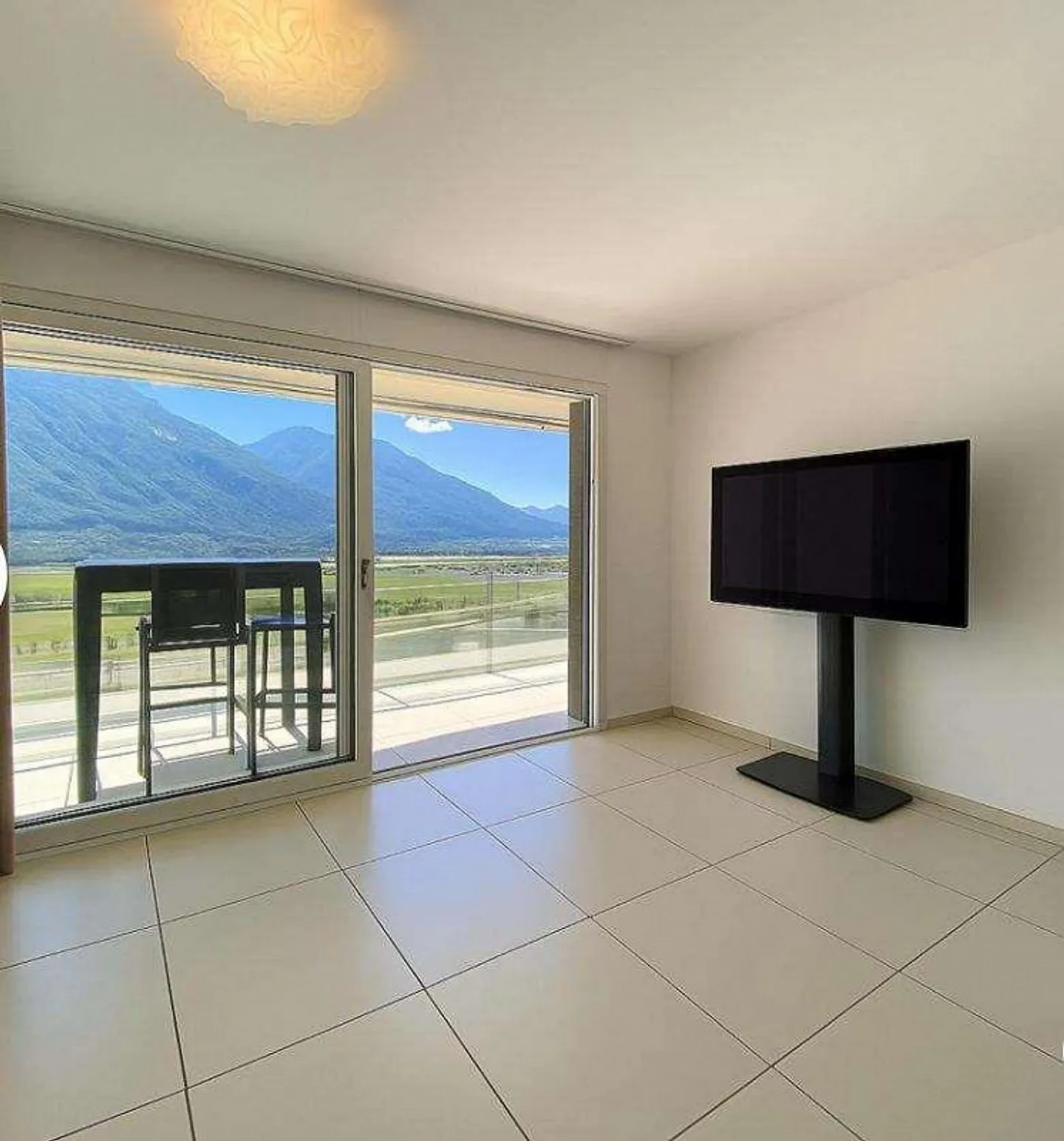 Appartamento moderno con vista lago - Foto 7 di 13