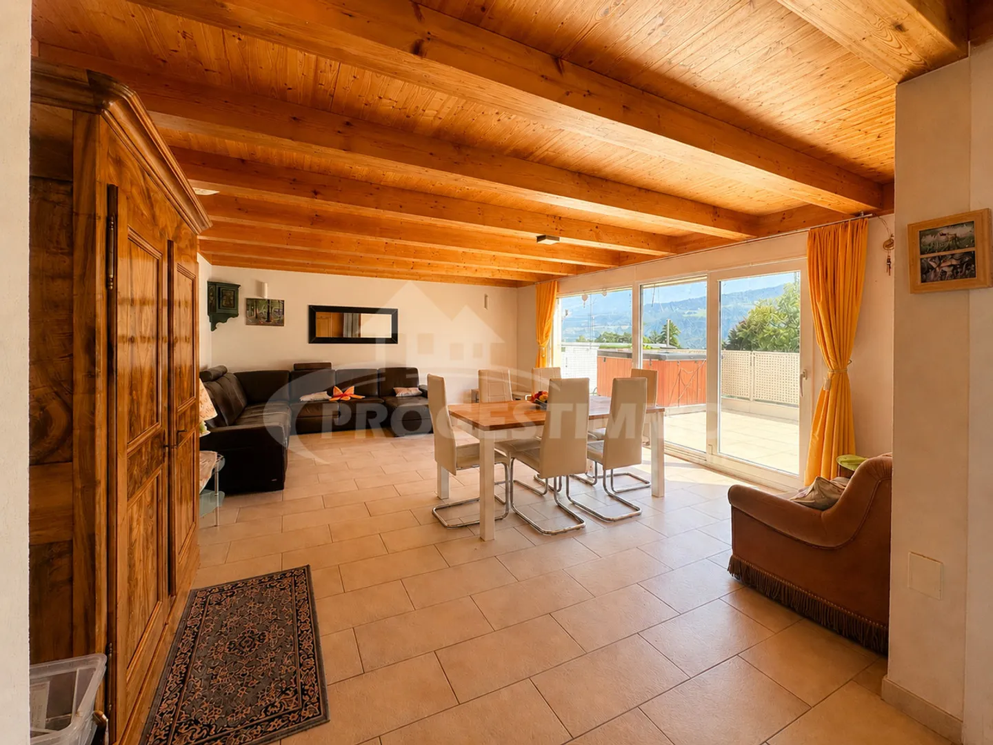 An Exceptional Penthouse with Two Terraces & Jacuzzi - Photo 2 of 13