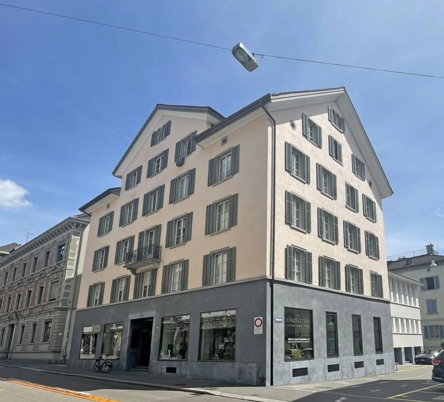 Shop for rent - Photo 1 of 8