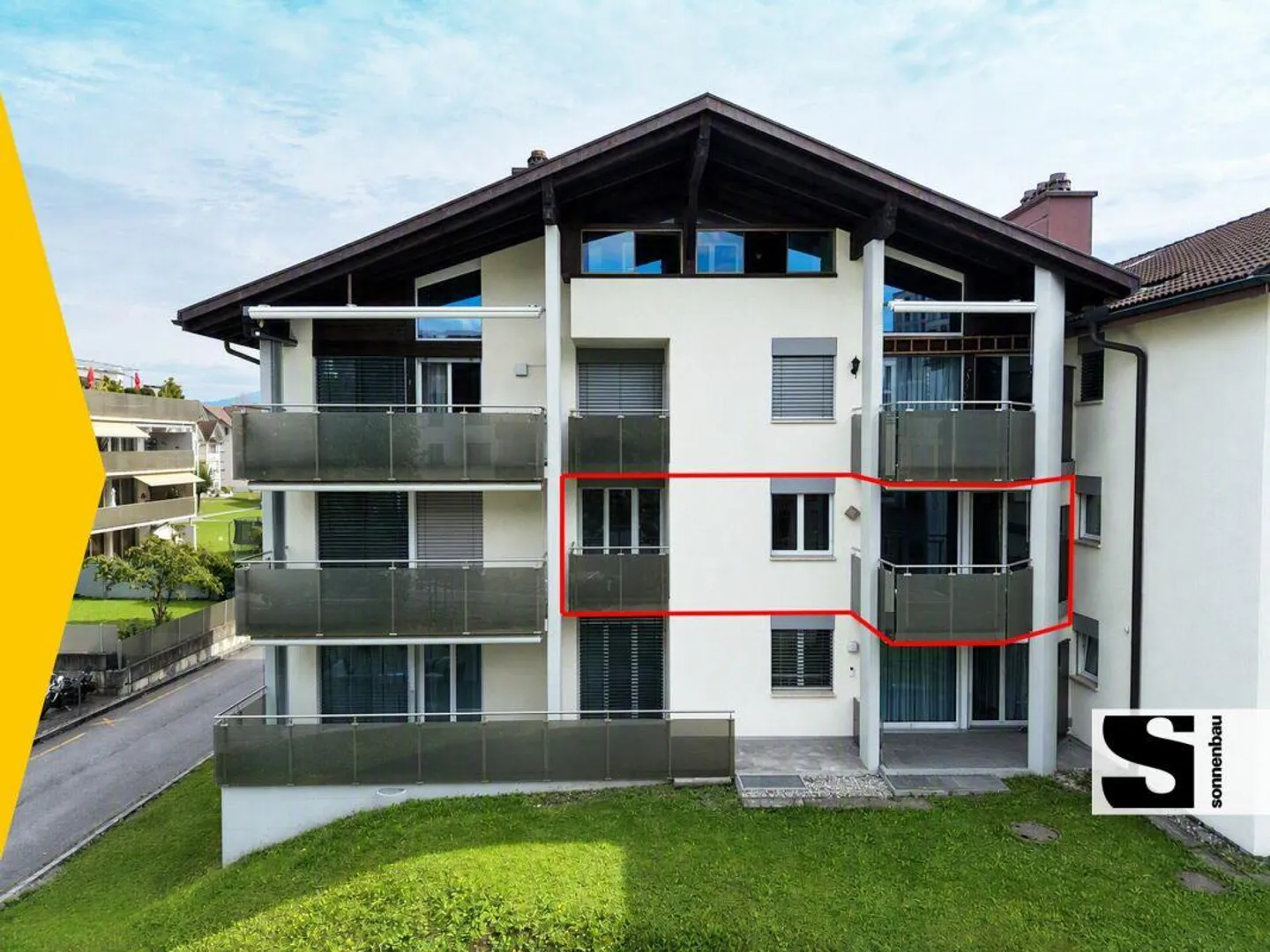 Modernized 3.5 Room Apartment in the Center of Widnau - Photo 1 of 12