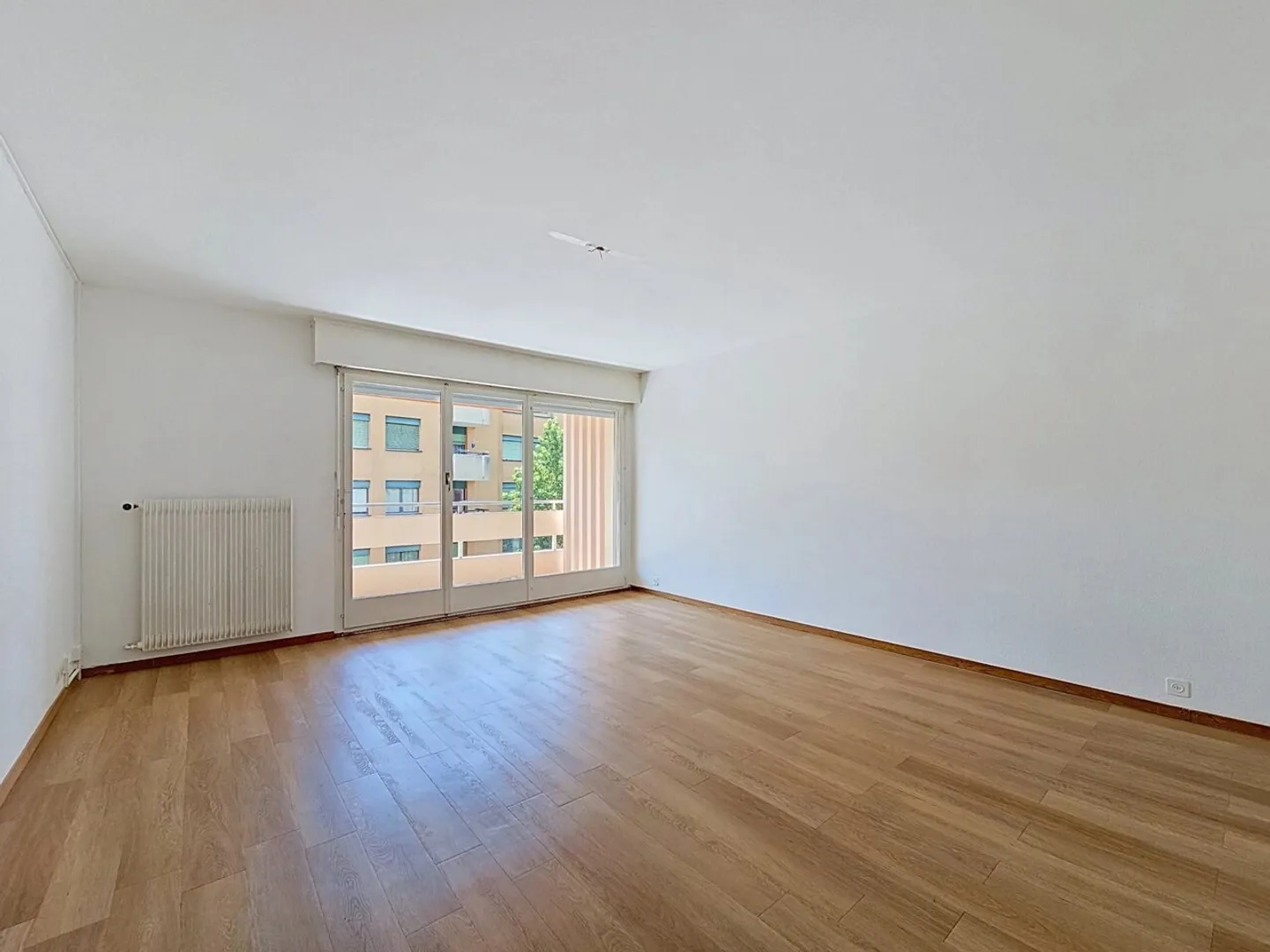 Appartement de 4 pièces à rénover proche du lac - Foto 2 di 13