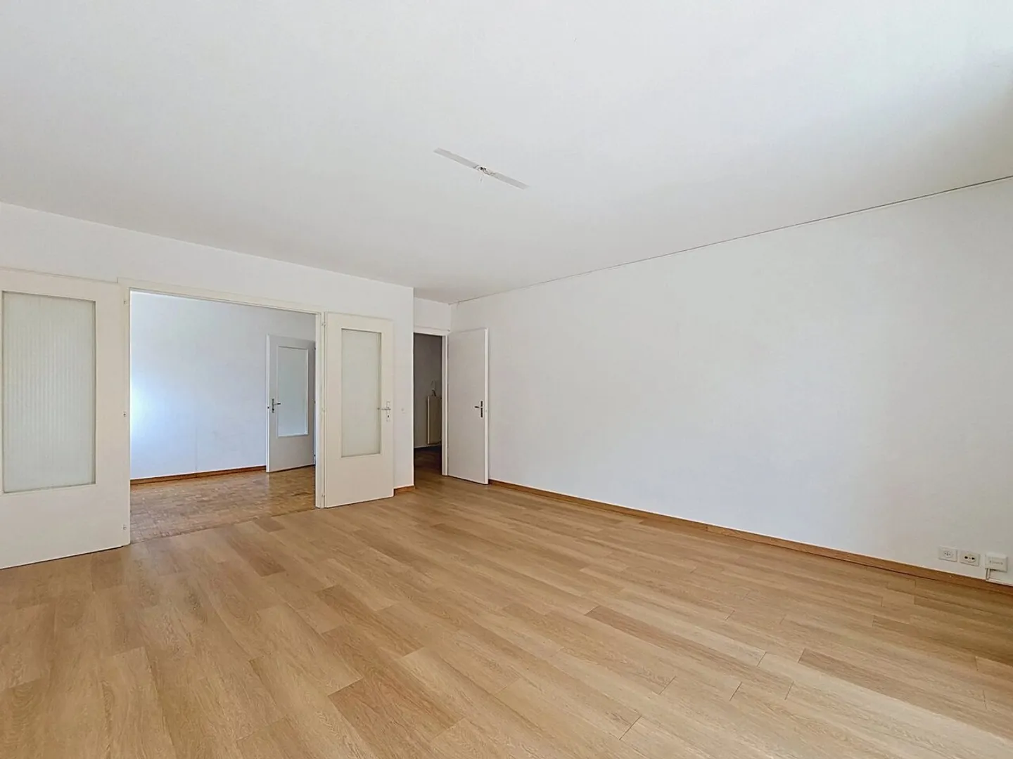 Appartement de 4 pièces à rénover proche du lac - Foto 3 di 13