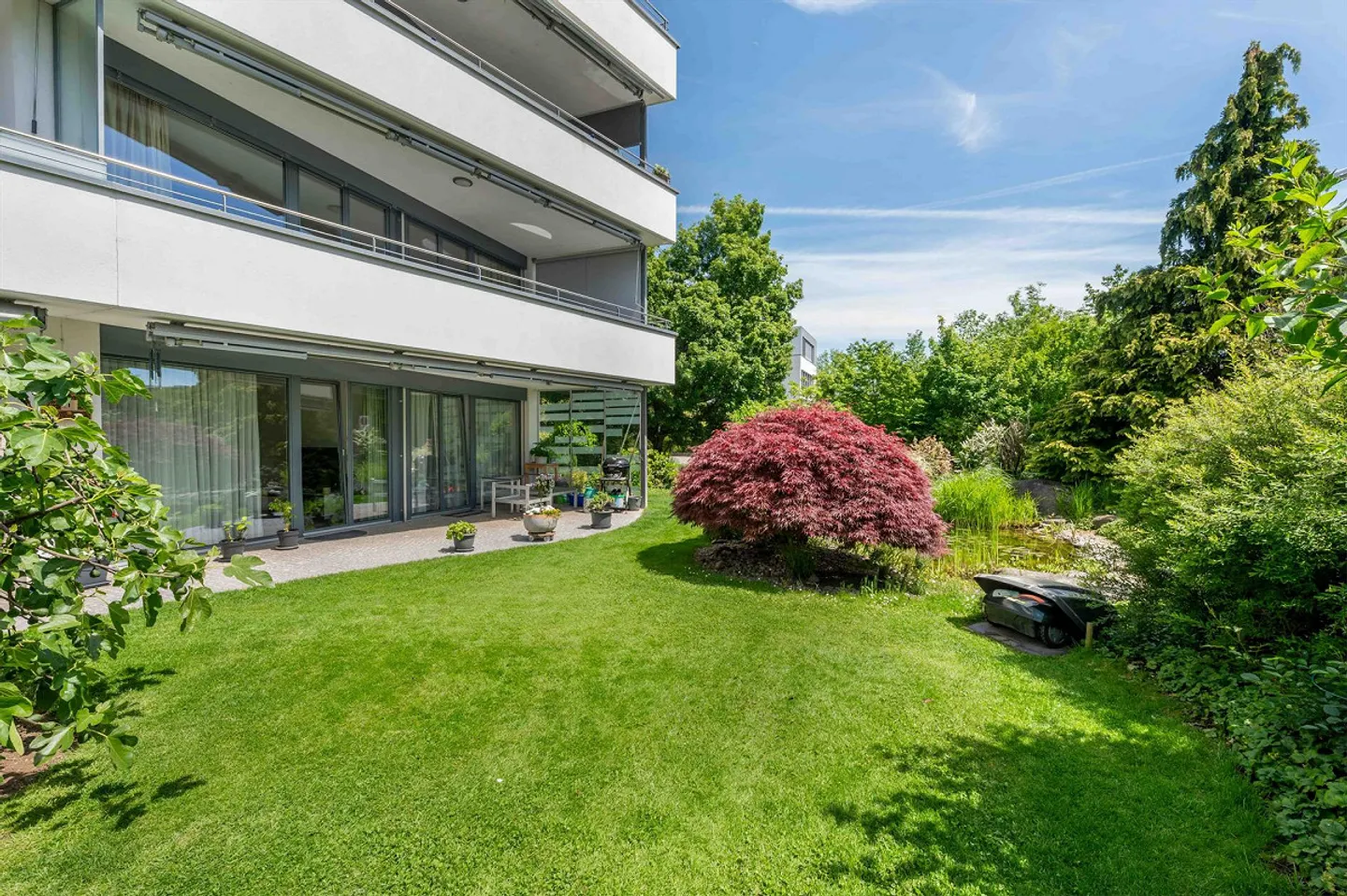 4.5-Room Garden Apartment with Plenty of Surroundings - Photo 1 of 11