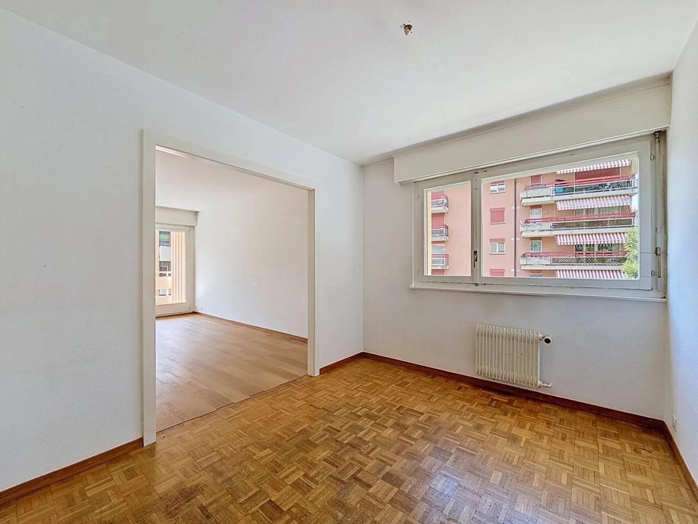 Appartement de 4 pièces à rénover proche du lac - Foto 4 di 13