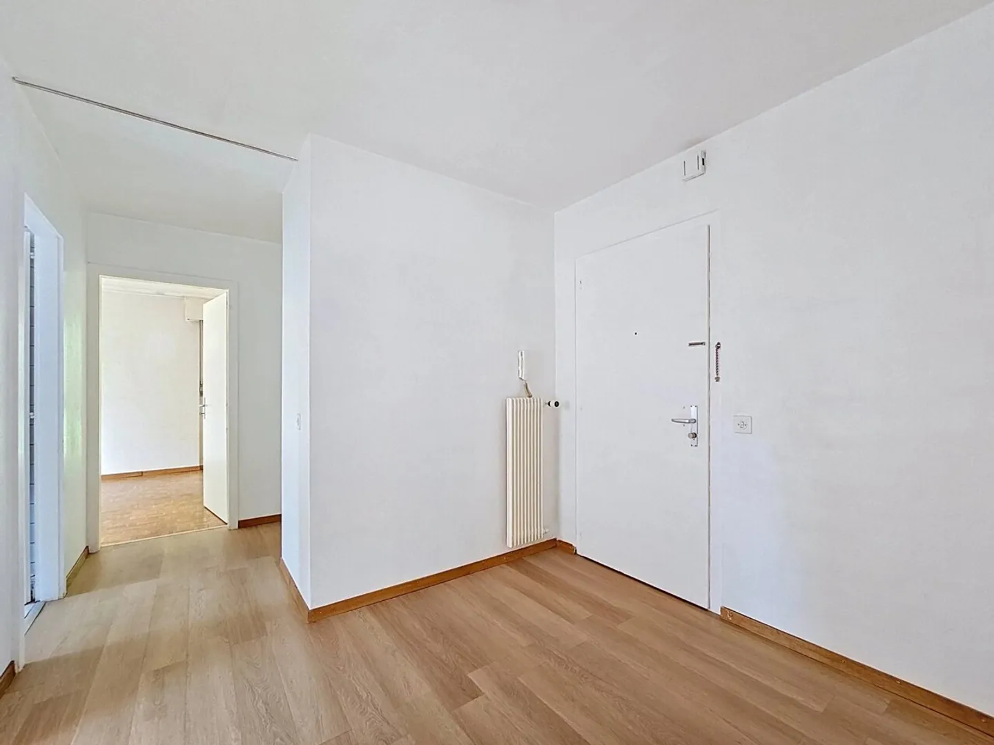 Appartement de 4 pièces à rénover proche du lac - Foto 6 di 13