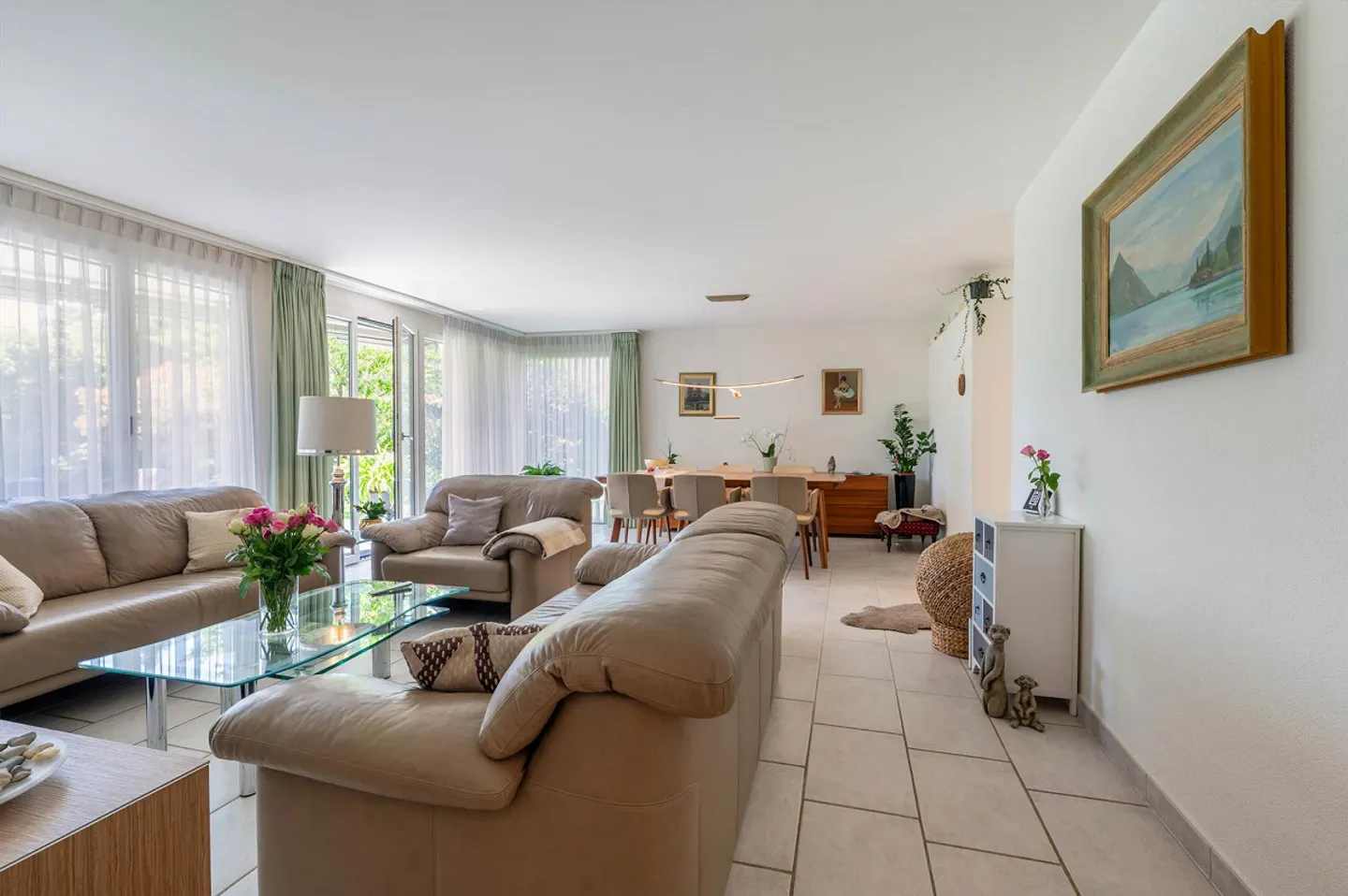 4.5-Room Garden Apartment with Plenty of Surroundings - Photo 2 of 11