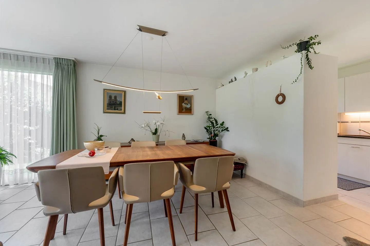 4.5-Room Garden Apartment with Plenty of Surroundings - Photo 3 of 11