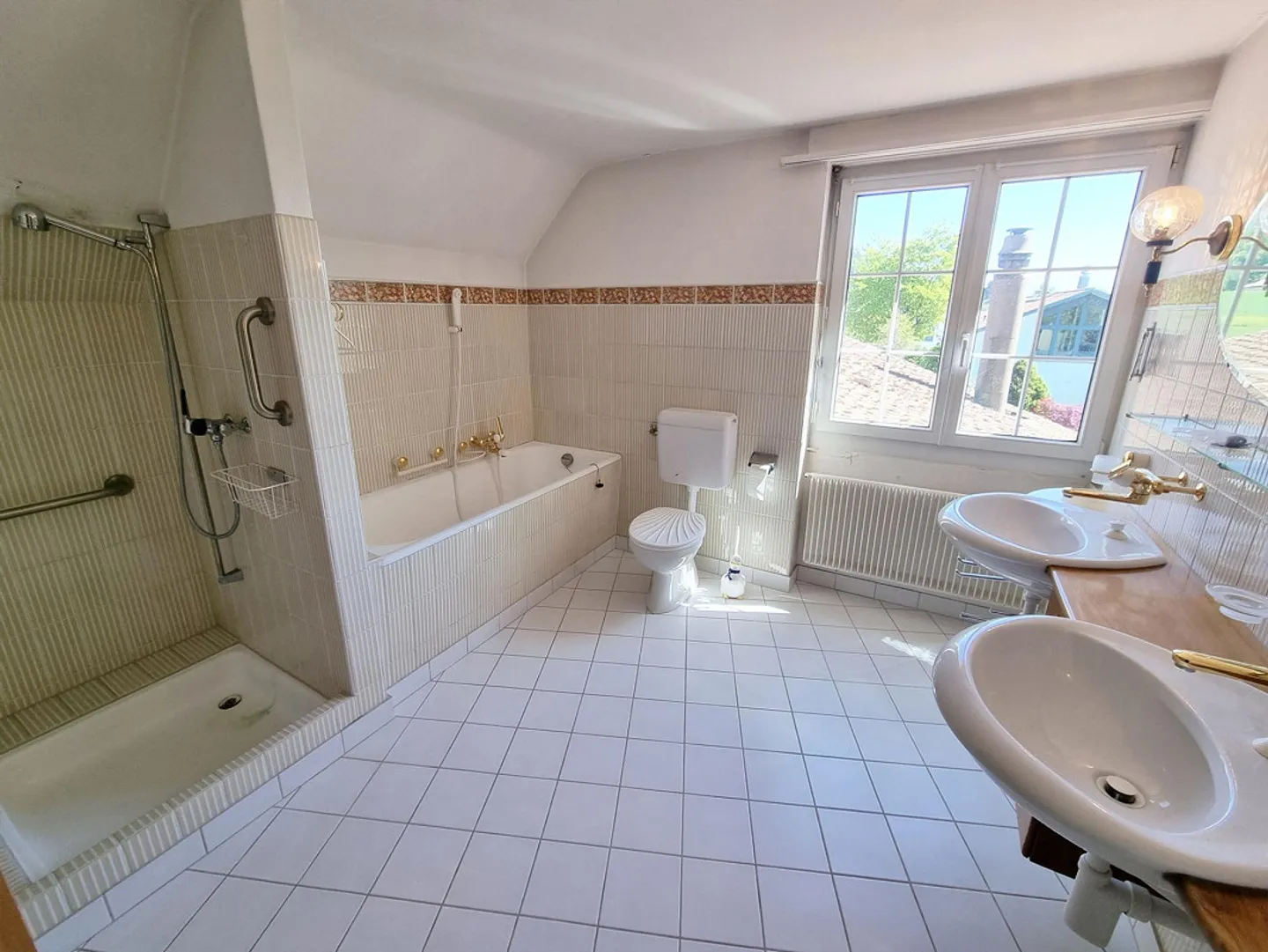 8.5-Room Country House Villa in the Best View Location with Large Garden - Photo 7 of 10
