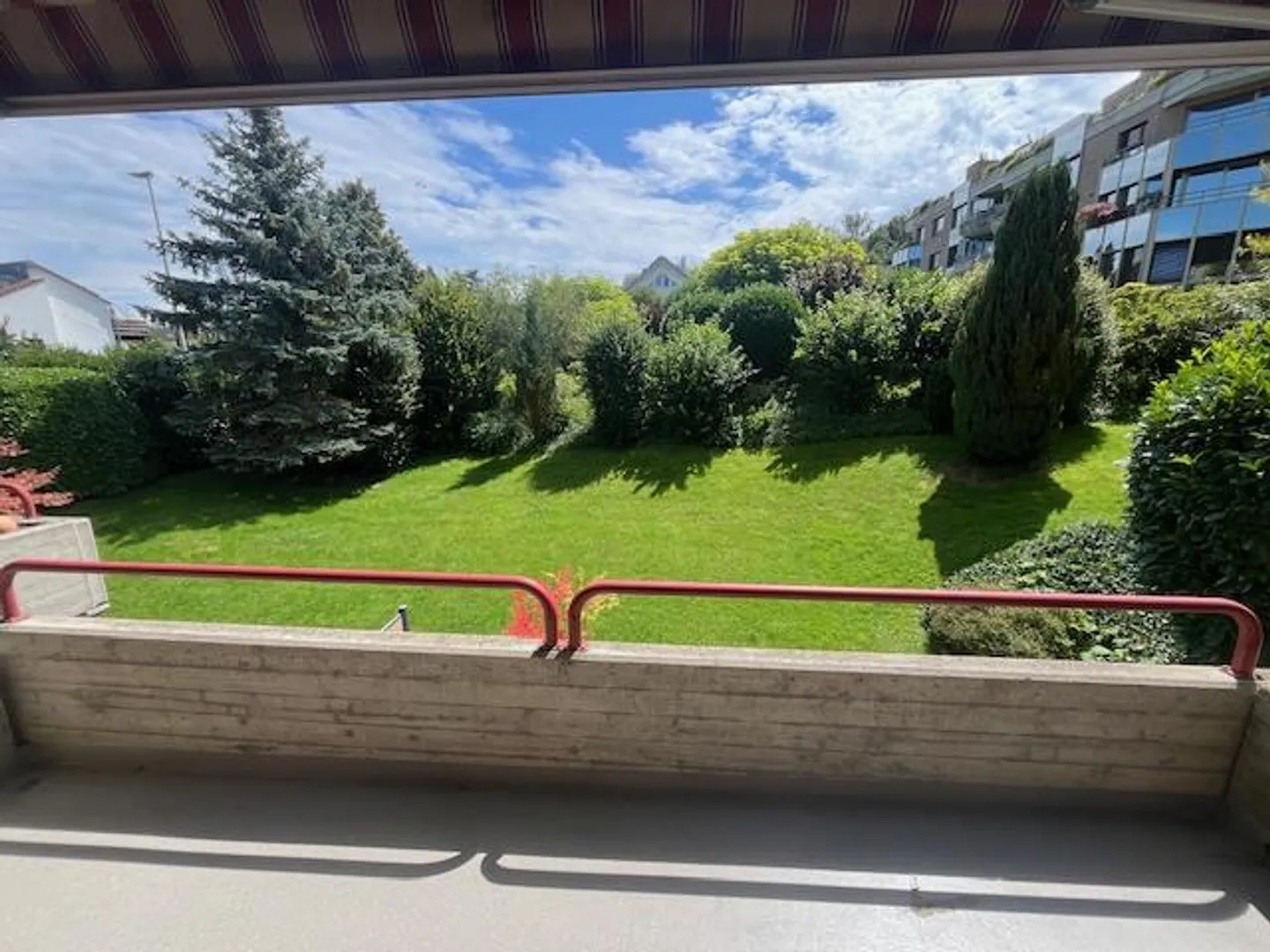 Wohnen im Grünen - helle Wohnung mit traumhaftem Ausblick vom Balkon - Foto 1 von 17