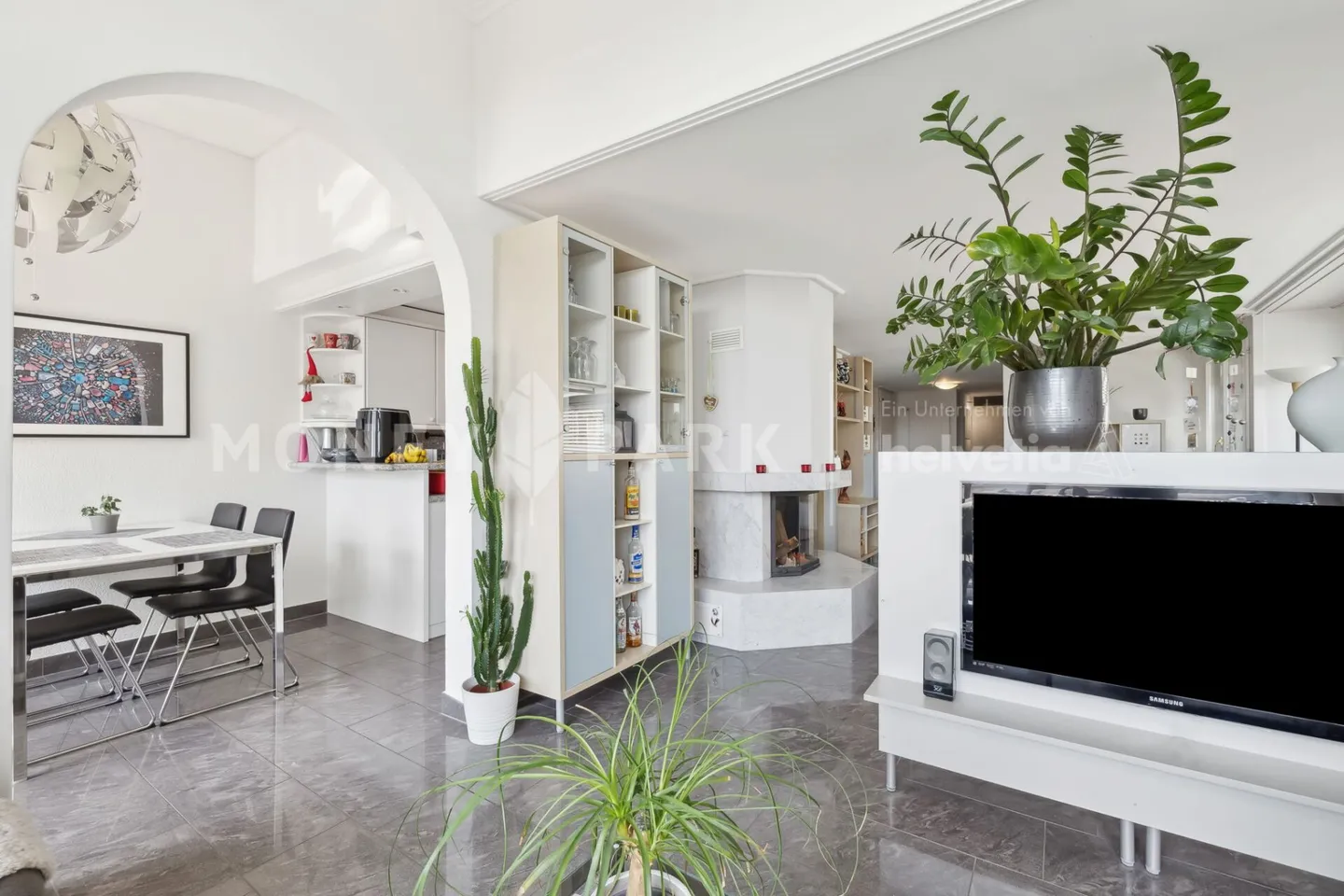 Exclusive 4.5-room terrace apartment with pool - Photo 5 of 15