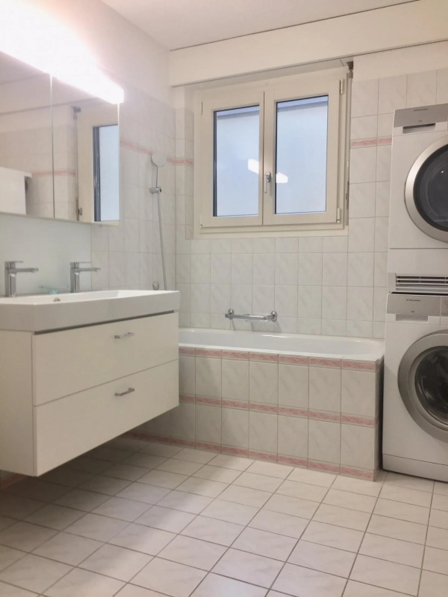 Appartamento 4.5 stanze con vista sulle montagne e sul lago - Foto 8 di 12