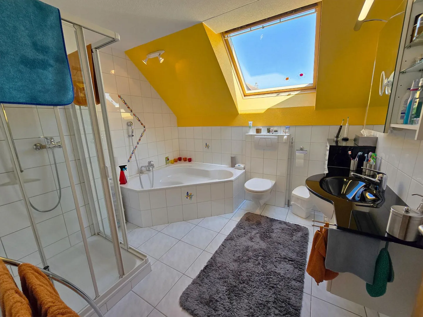 Casa familiare semi-indipendente di 5,5 stanze in una posizione adatta alle famiglie - Foto 7 di 10