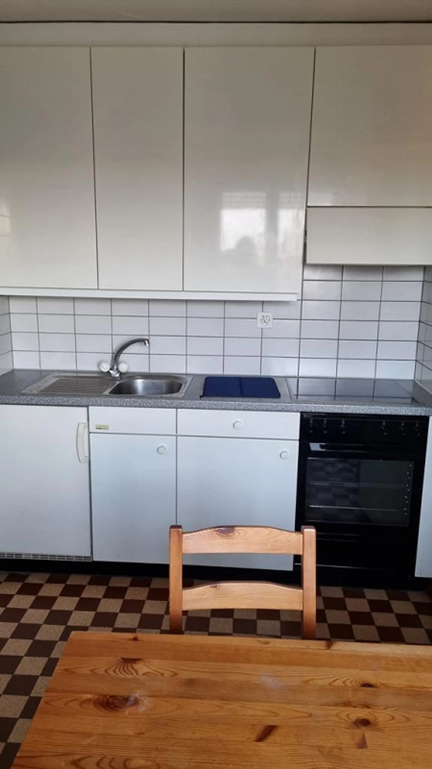 1-room apartment with fantastic view - Photo 4 of 9