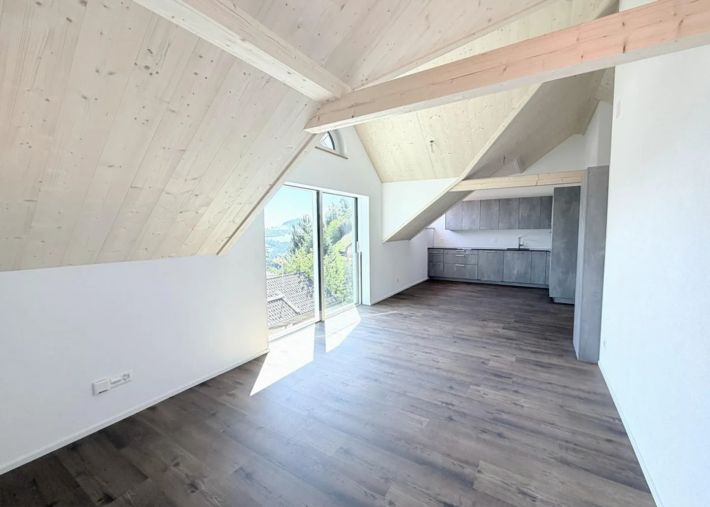 Appartement neuf de 2,5 pièces avec ascenseur - Photo 2 sur 10