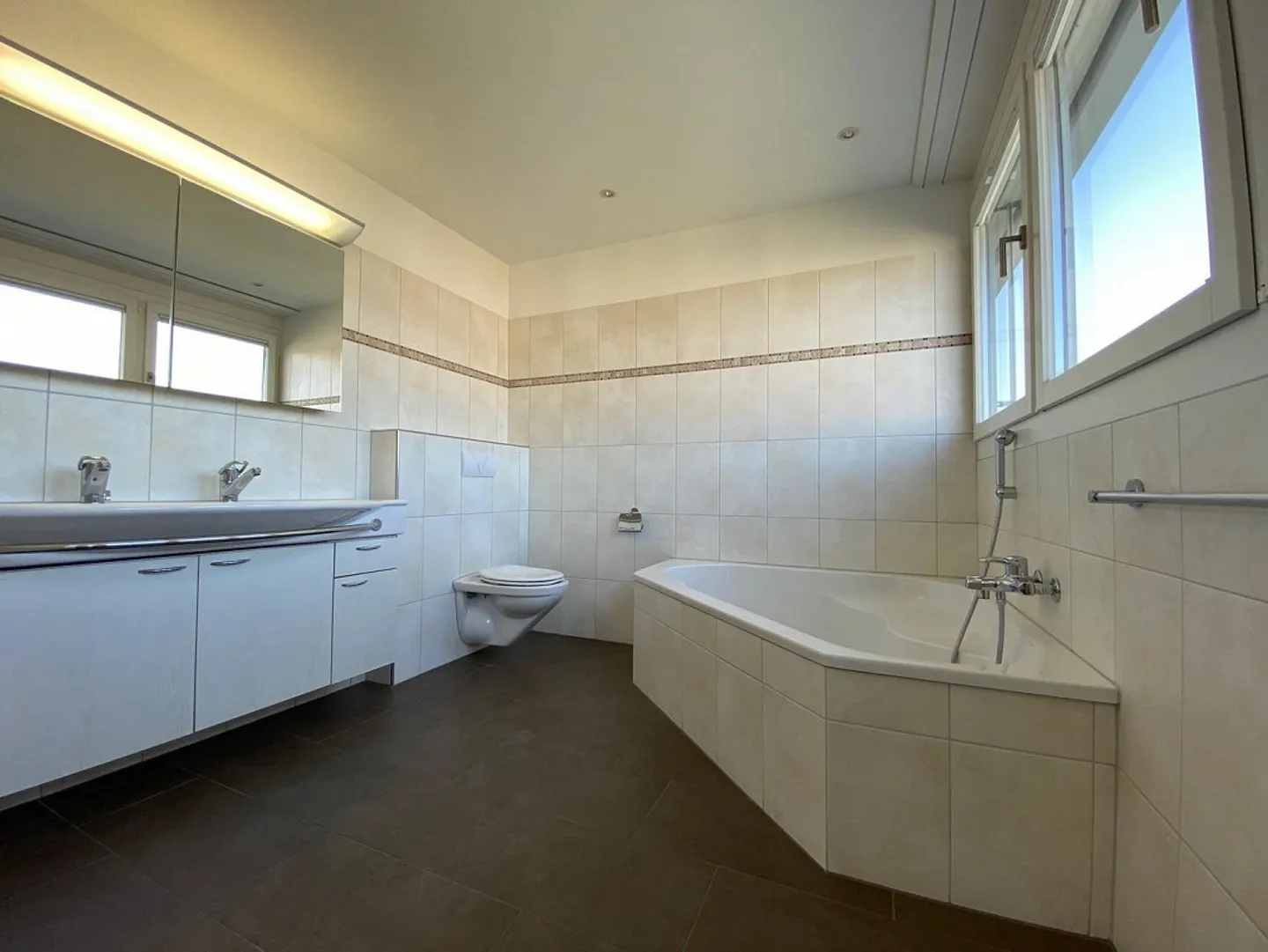 Ampio appartamento di 4 ½ stanze a Bremgarten AG cerca nuovo inquilino - Foto 5 di 9