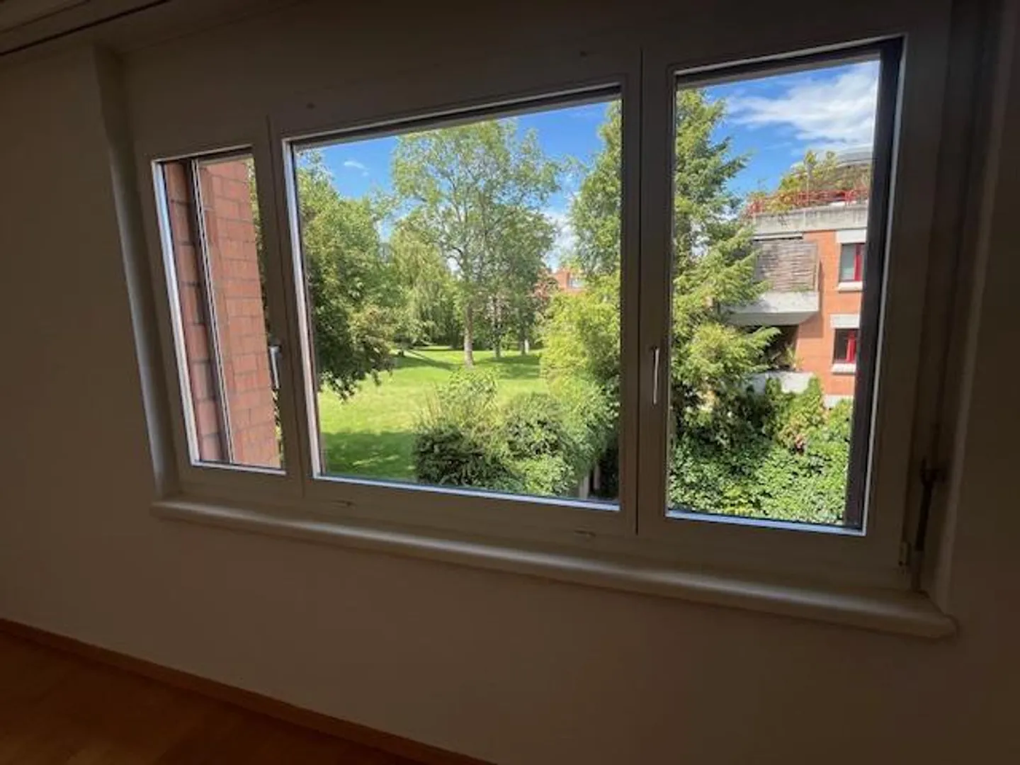 Wohnen im Grünen - helle Wohnung mit traumhaftem Ausblick vom Balkon - Foto 10 von 17