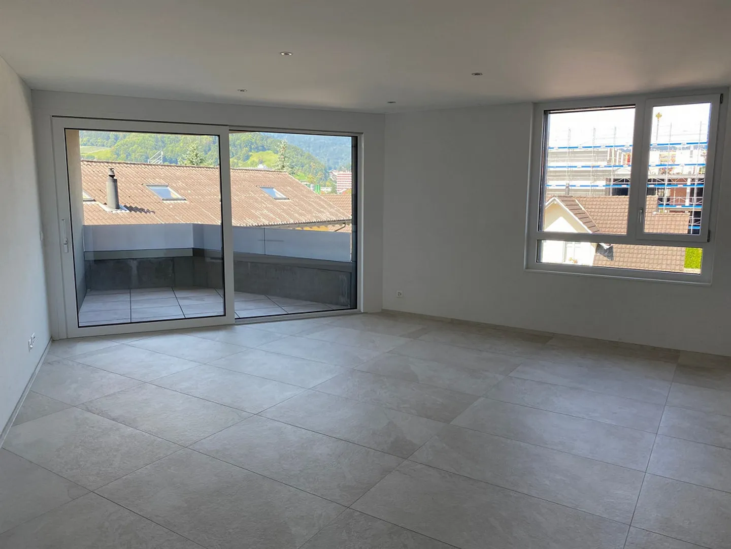 Exclusif - Appartement 2,5 pièces (2ème étage) - 17.10 - Photo 3 sur 10