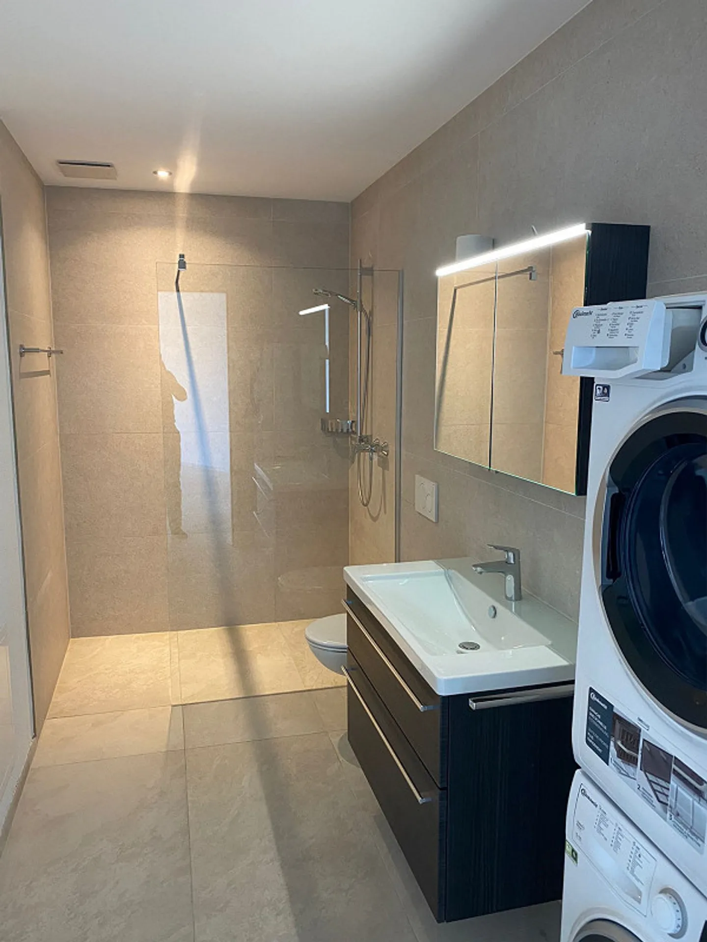 Exclusif - Appartement 2,5 pièces (2ème étage) - 17.10 - Photo 9 sur 10